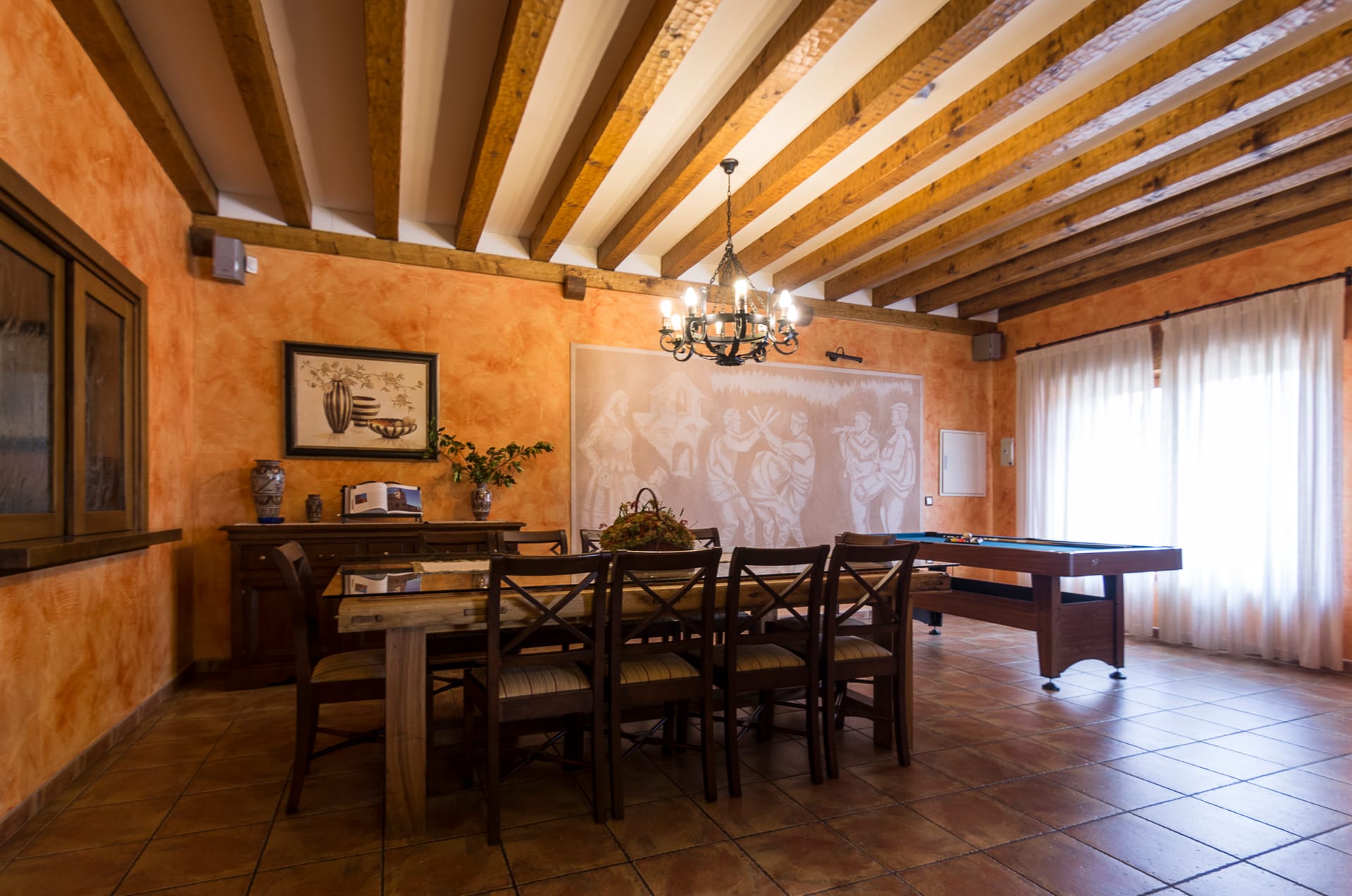 Comedor con billar de Casa Rural Las Praderas
